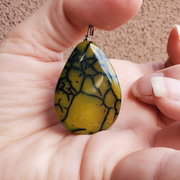 New Wrapped Black Yellow Dragon Veins Agate Pendant. - Picture 3 of 8